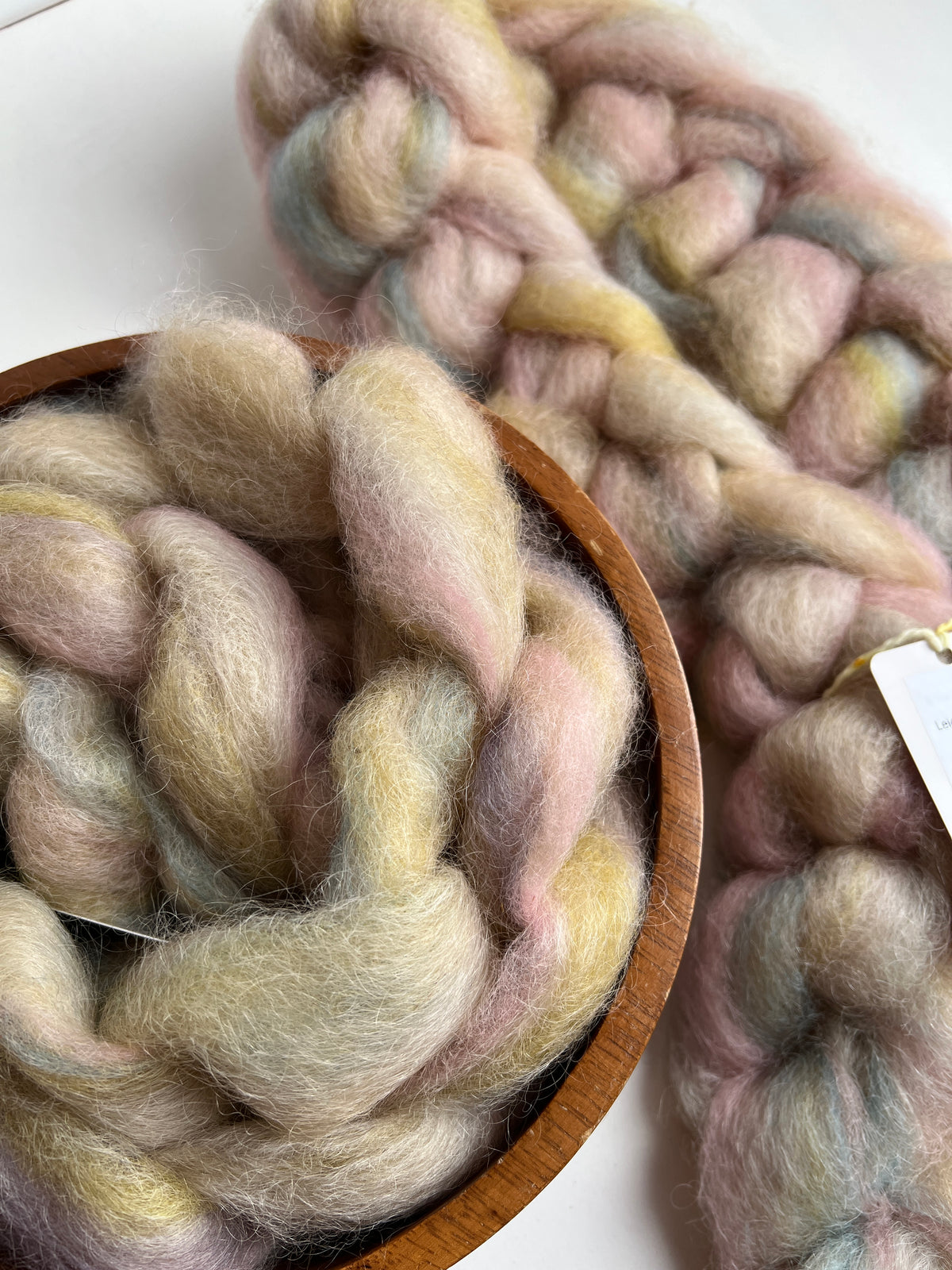 Roving - Leicester Longwool & Dyed Wool